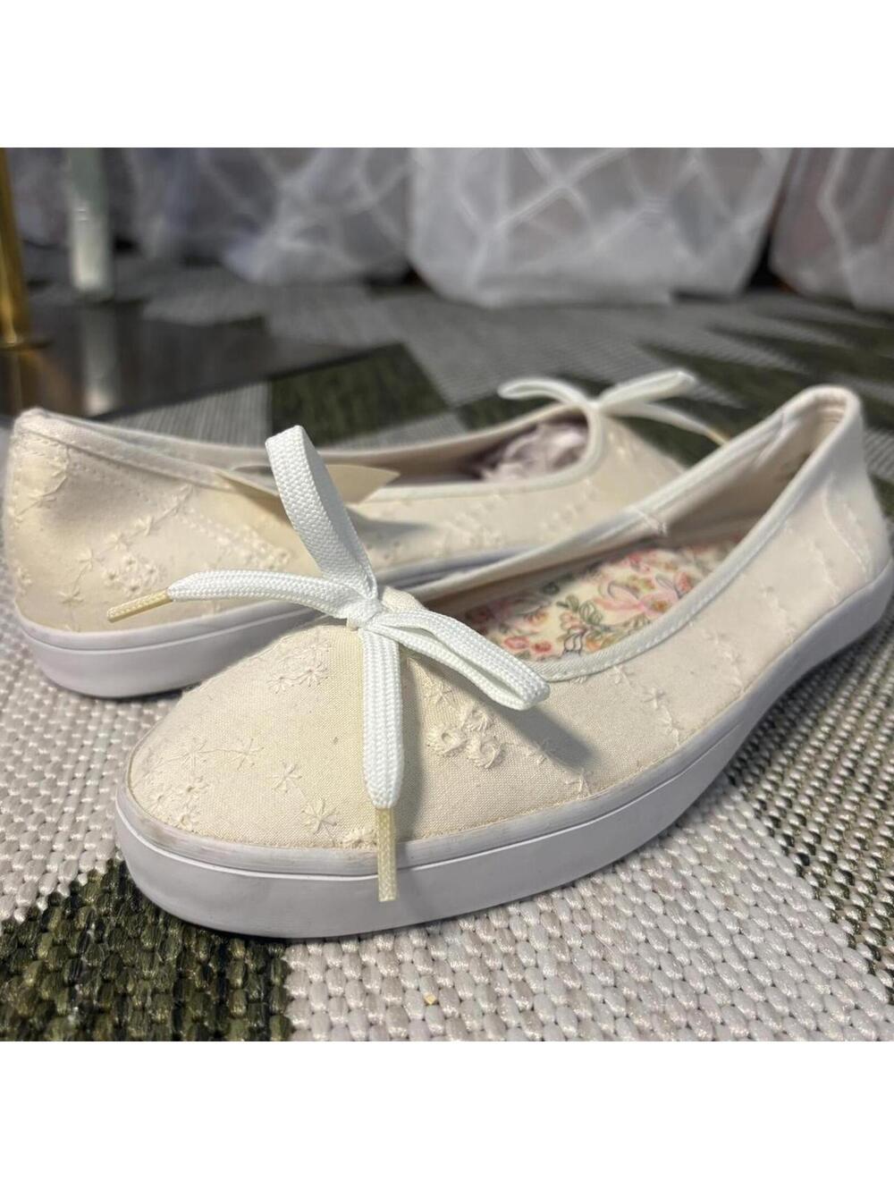 White Embroidered Ballet Flats Bow Slip On Shoes Womens Size 8.5 Cottagecore